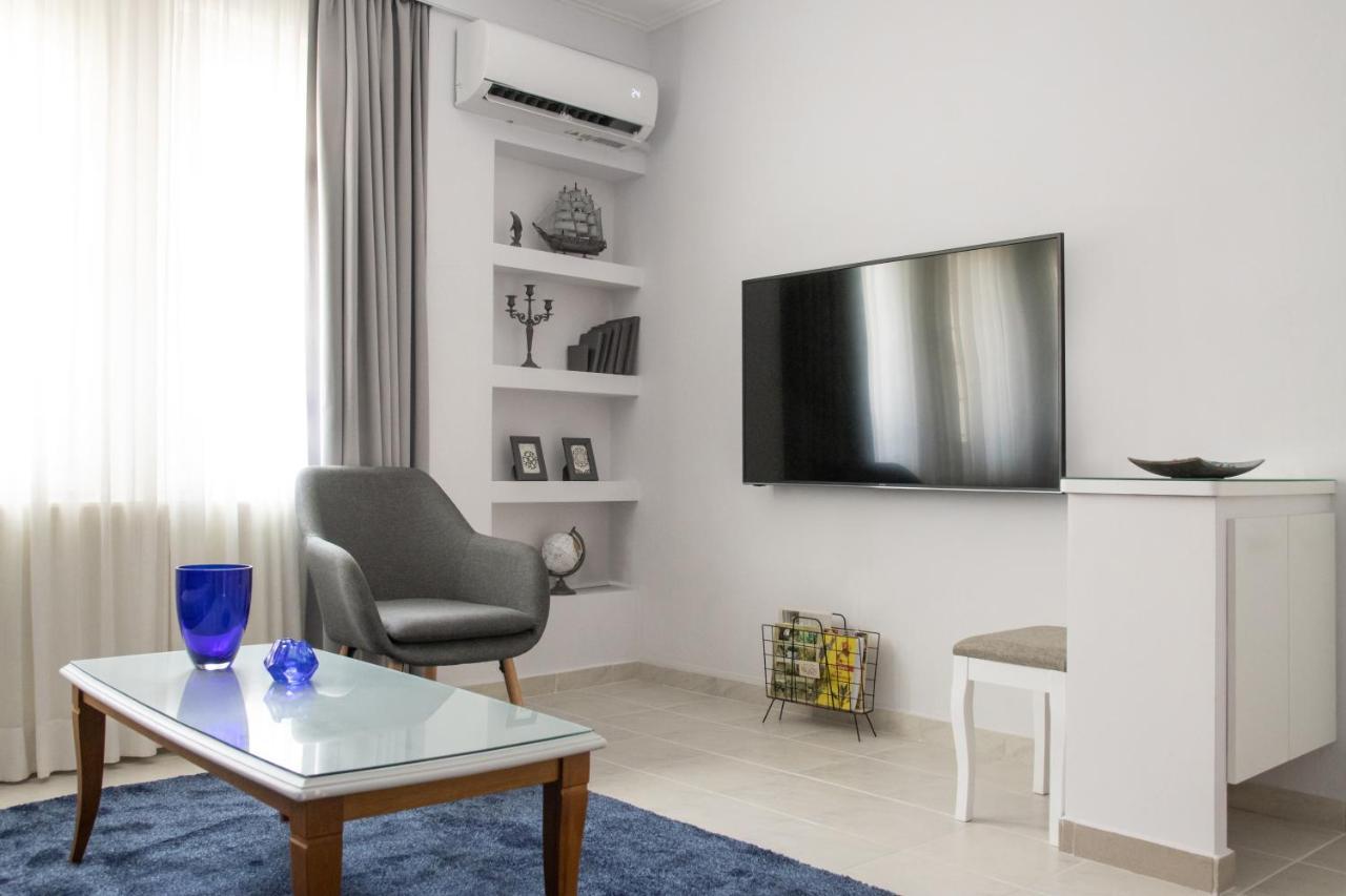 Mystique Apartment โคโมทินี ภายนอก รูปภาพ