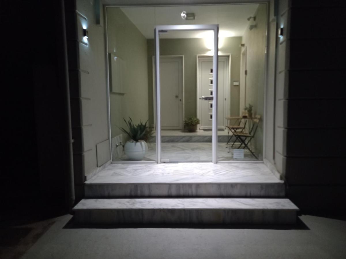 Mystique Apartment โคโมทินี ภายนอก รูปภาพ
